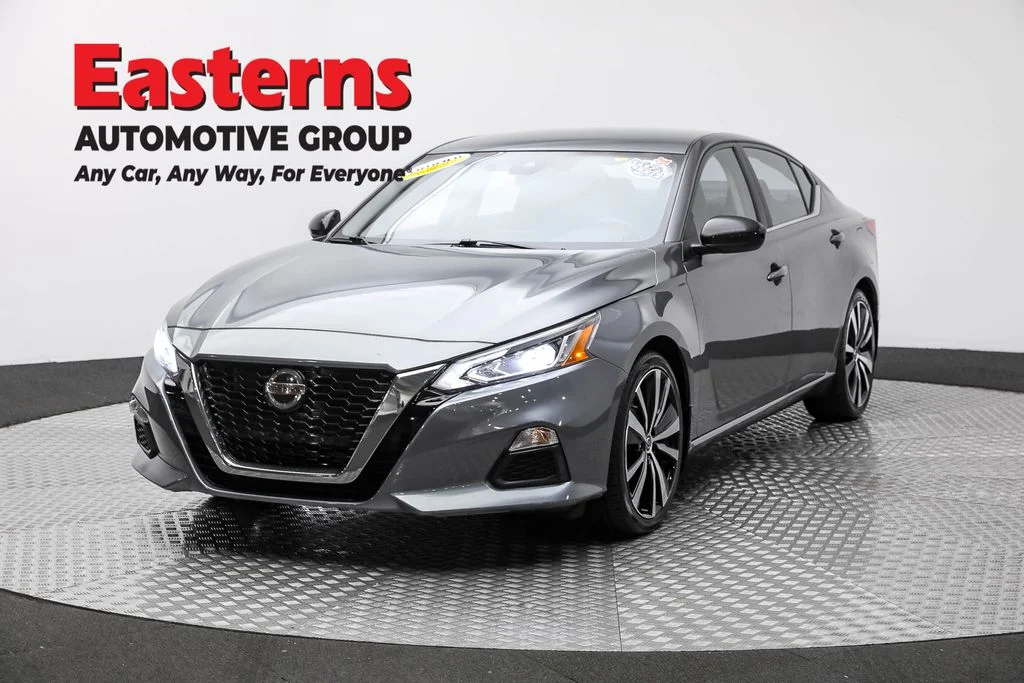 Used 2022 Gray Nissan 2.5 SR image 1