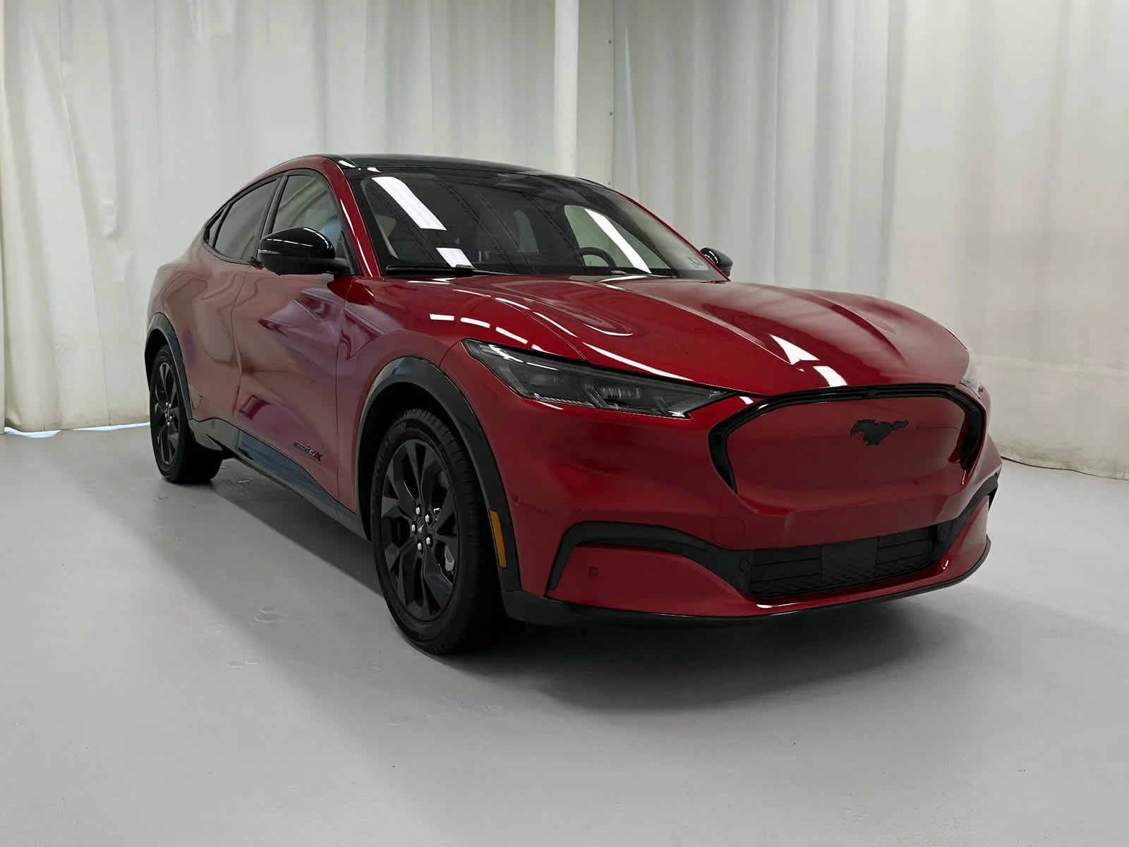 2023 Ford Mustang-Mach-e Premium's photo