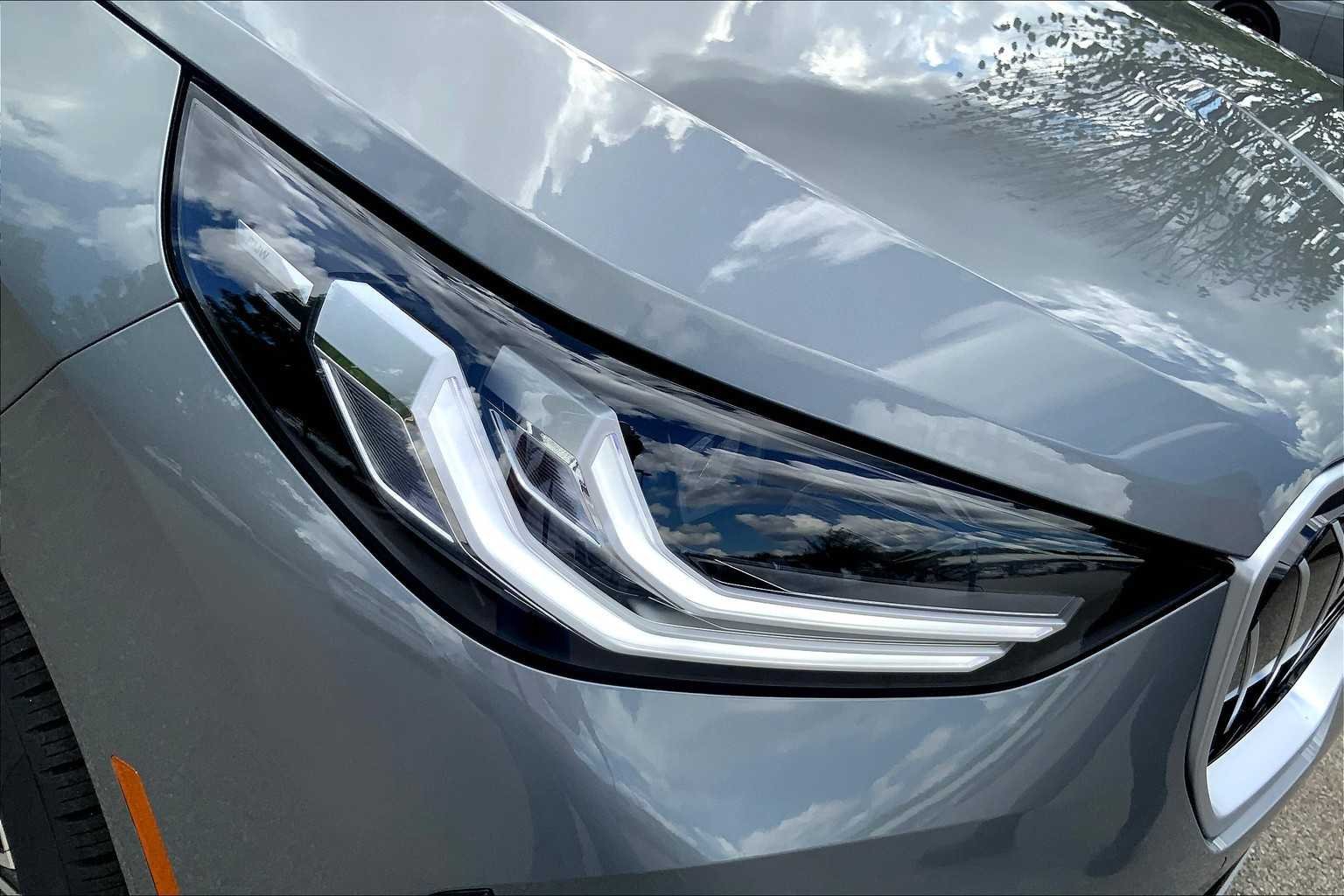 Used 2026 Skyscraper Grey Metallic BMW 30 xDrive image 13