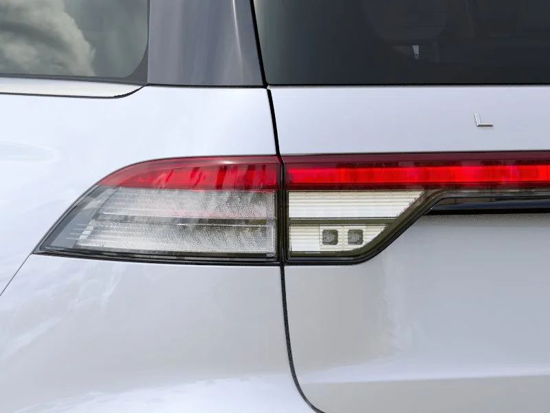 New 2027 White Lincoln Premiere image 21