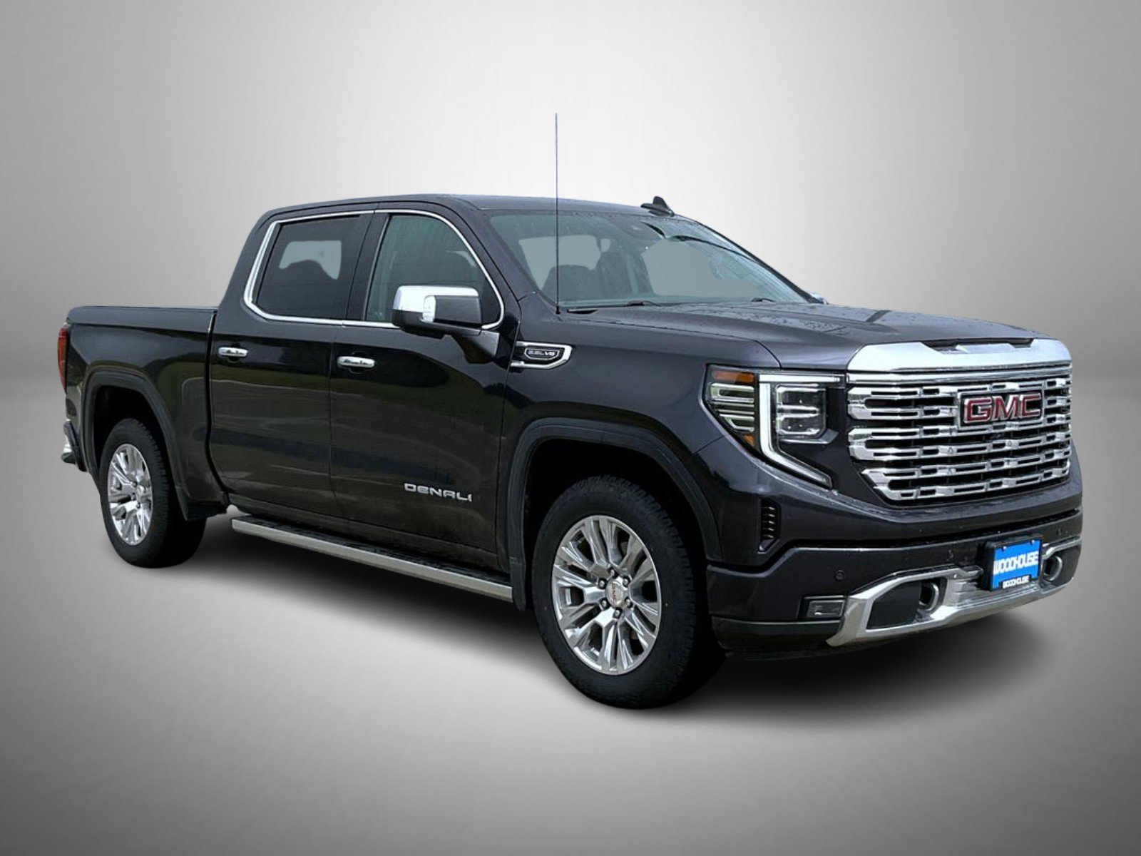 Used 2022 Silver GMC Denali image 3