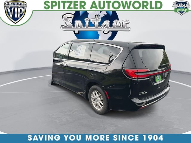 Used 2024 Black Chrysler Touring L image 7