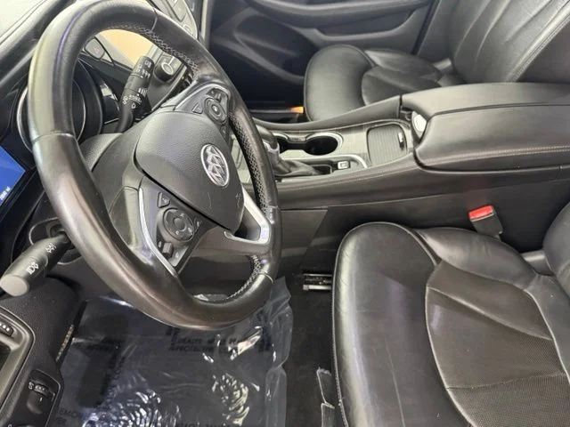 Used 2019 Red Buick Essence image 19