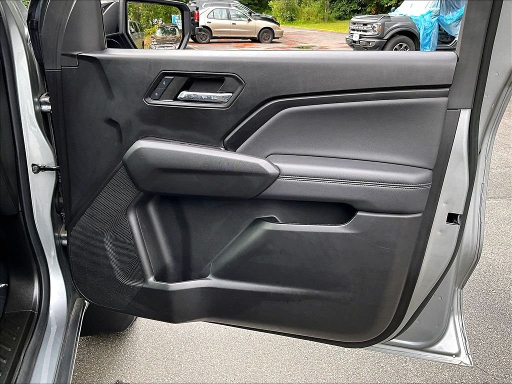 Used 2024 Gray GMC Elevation image 12