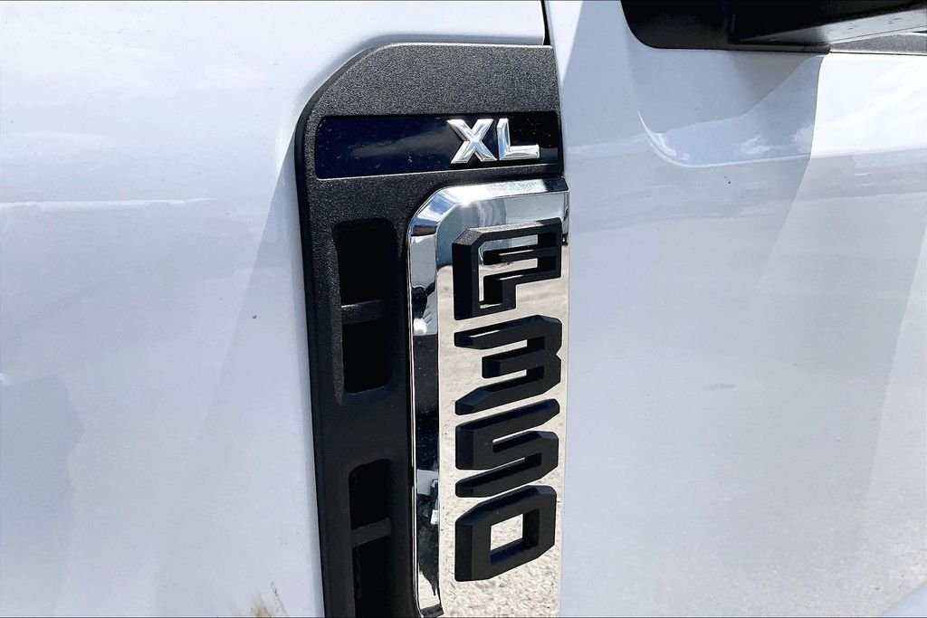 New 2026 Ford Super Duty F-350 XL 4D Crew Cab