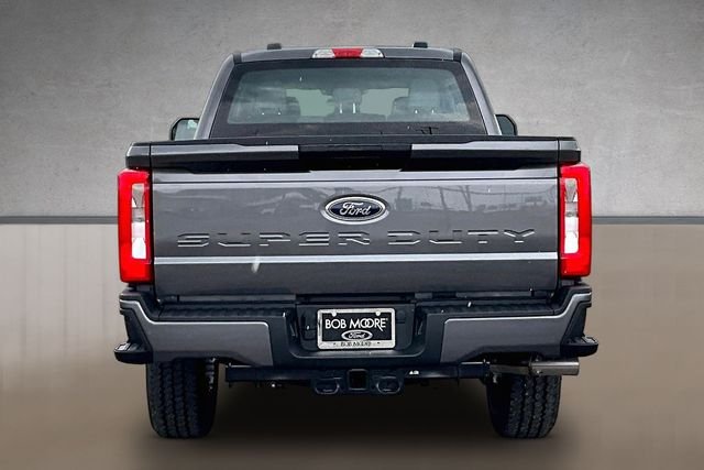 New 2026 Gray Ford XL image 4