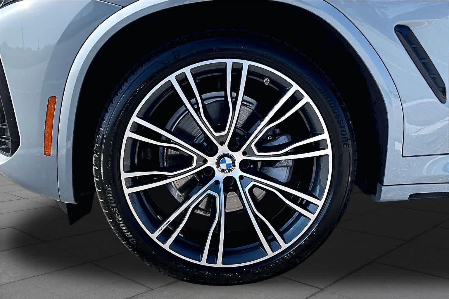 Used 2022 Brooklyn Grey Metallic BMW sDrive30i image 11
