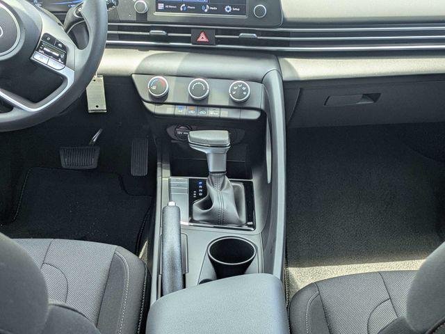 New 2026 White Hyundai SE image 18