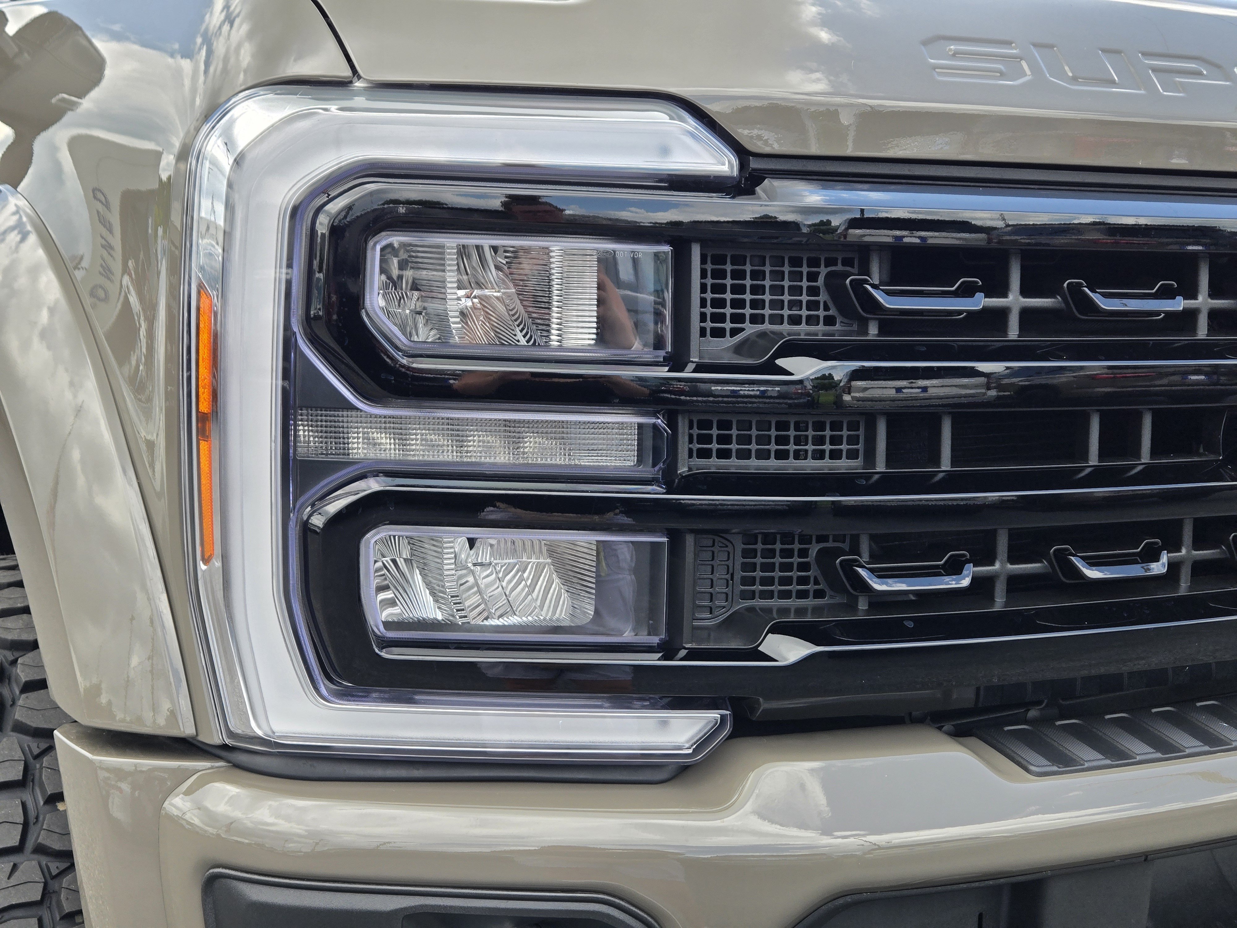 New 2026 Marsh Gray FORD F-450® LARIAT® image 4