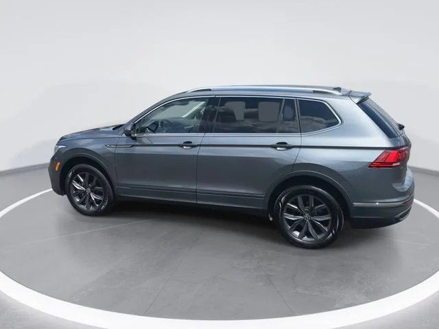 Used 2023 Platinum Gray Metallic Volkswagen 2.0T SE image 7