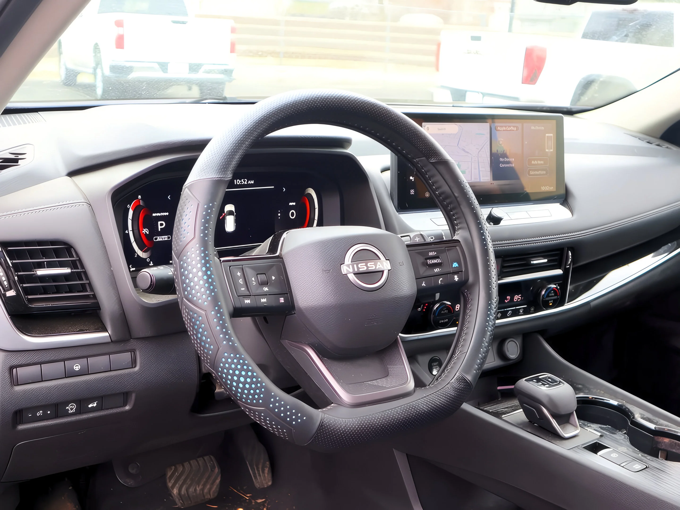 2025 Nissan Rogue SL - Photo 15