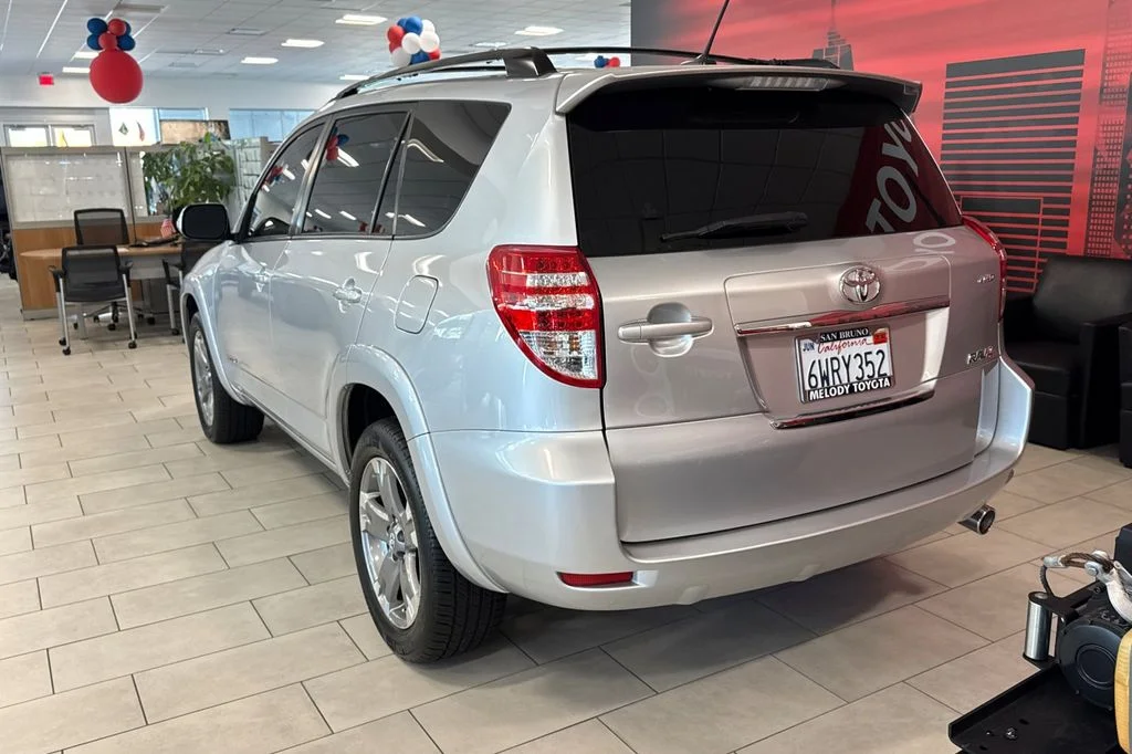 Used 2012 Silver Toyota Sport image 6