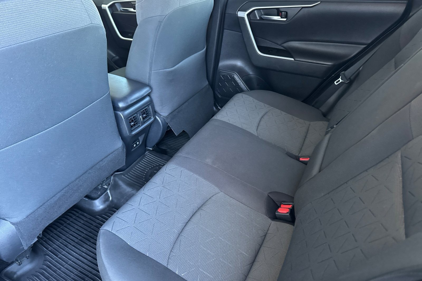 Used 2021 MAGNETIC GRAY Toyota Hybrid XLE image 11