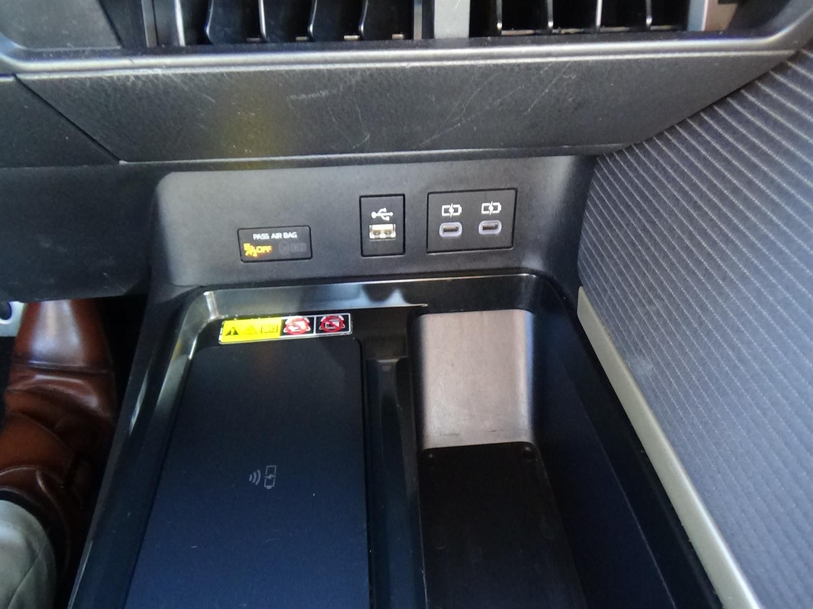 Used 2025 Ice Cap Toyota SE image 27