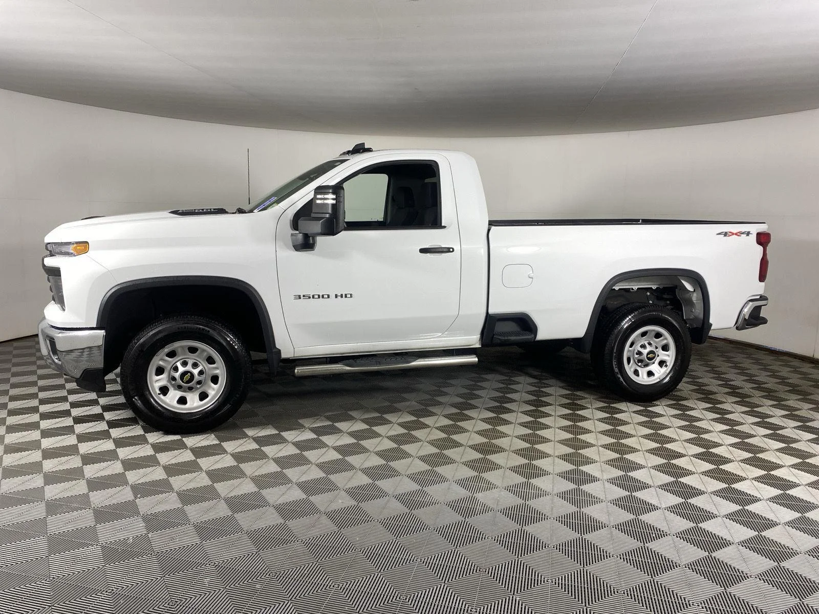 Used 2025 Summit White Chevrolet WT image 4