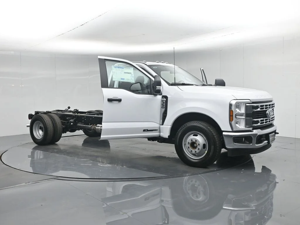 New 2026 White Ford XL image 26