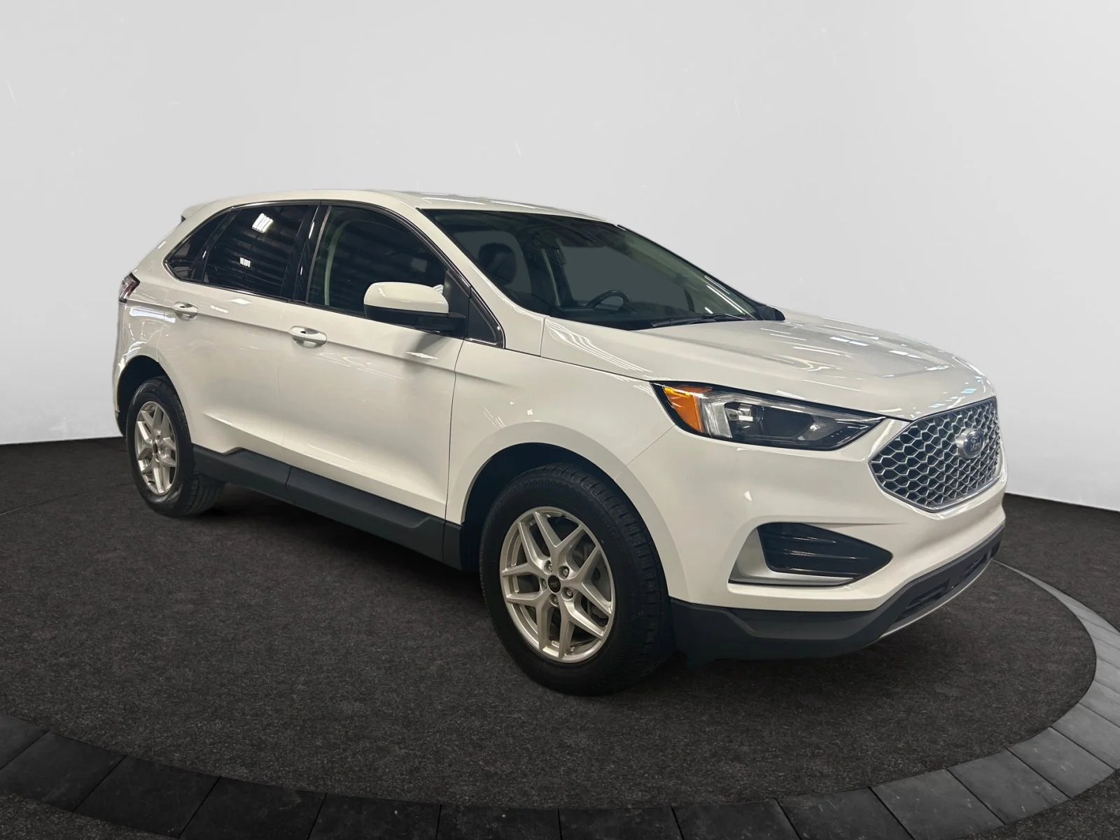 Used 2023 OXF WHITE Ford SEL AWD image 7