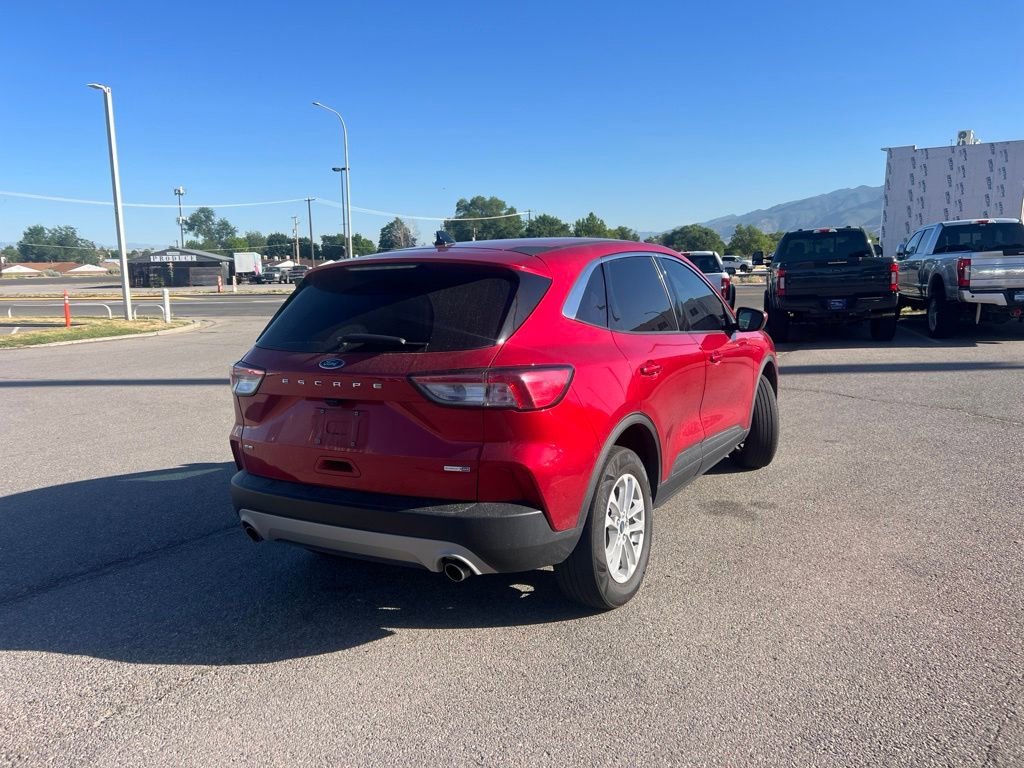 Used 2020 Red Metallic Ford SE image 5