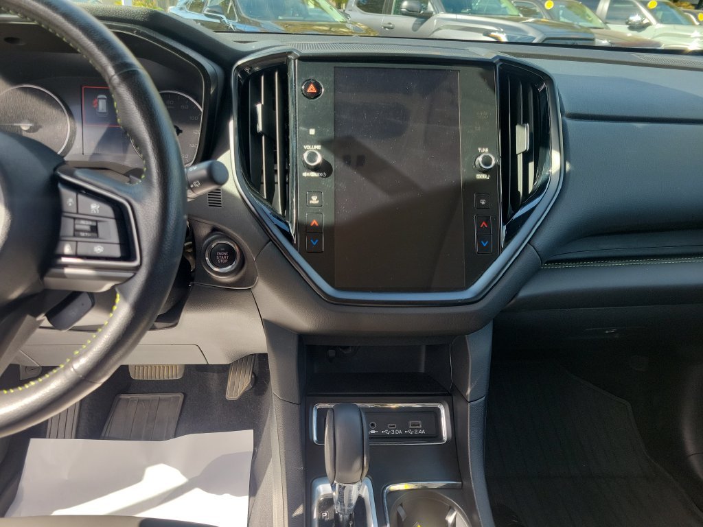 Used 2024 White Subaru Onyx Edition image 25