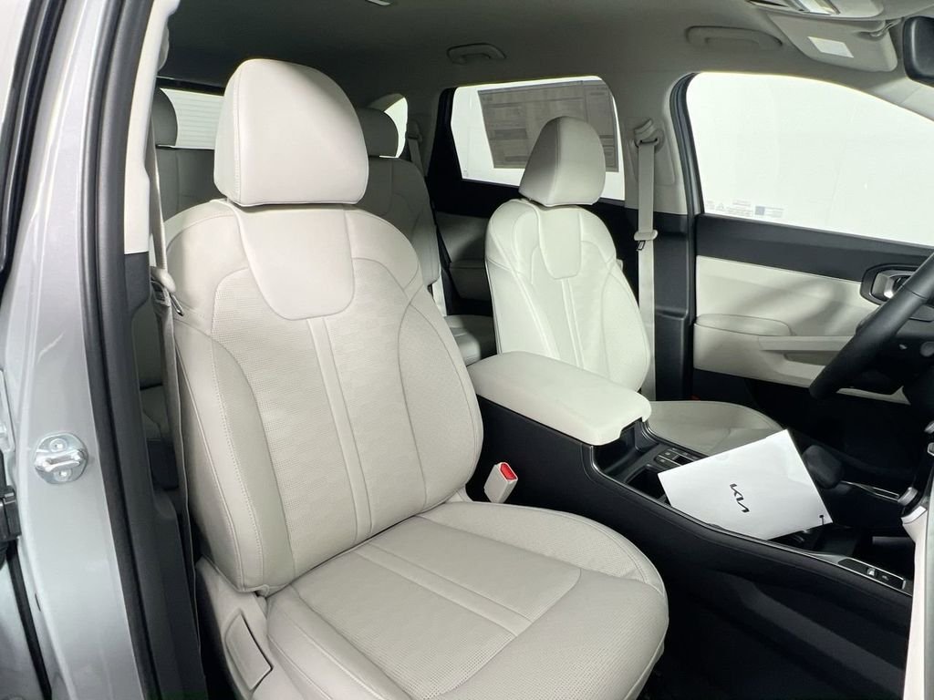 New 2026 Wolf Gray Kia S image 33