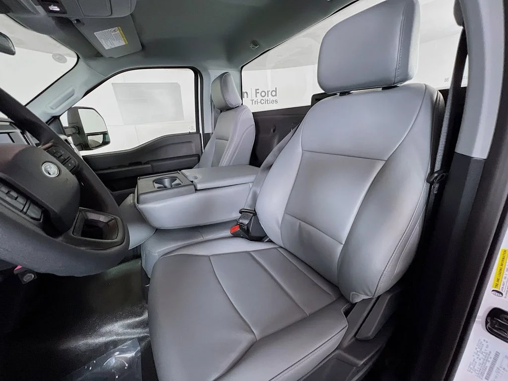New 2026 Oxford White Ford XL image 21