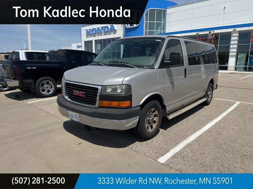 2009 GMC Savana's photo