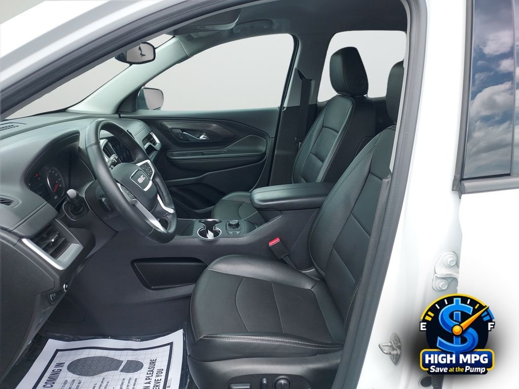 Used 2024 White GMC SLT image 30