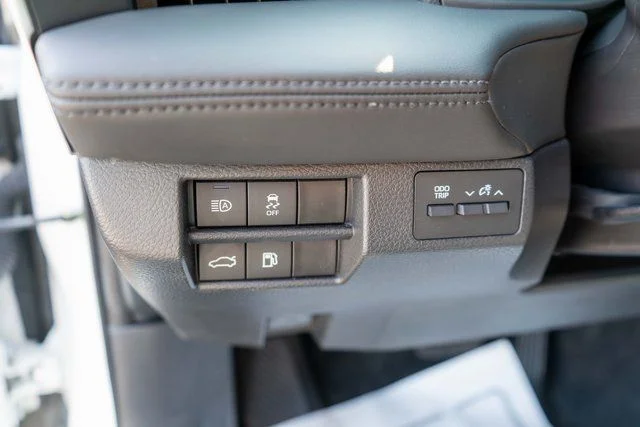 Used 2022 Beige Toyota XLE image 22
