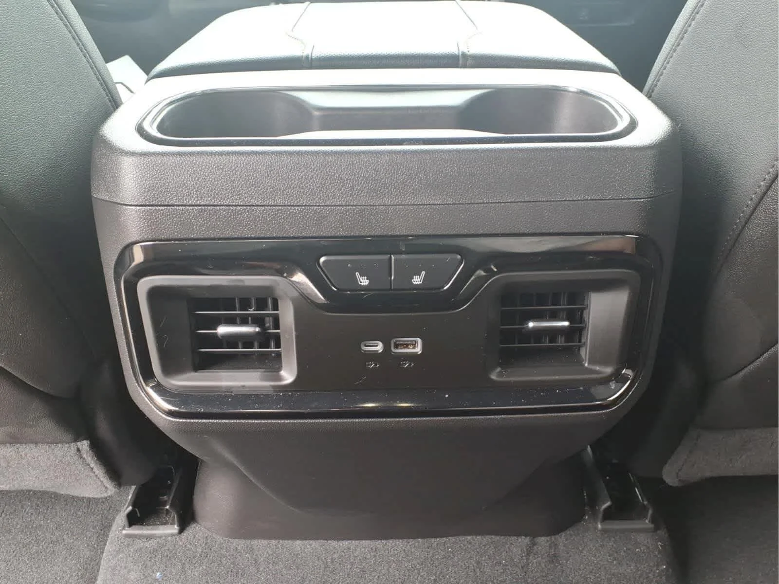 Used 2025 Sterling Metallic GMC AT4 image 30