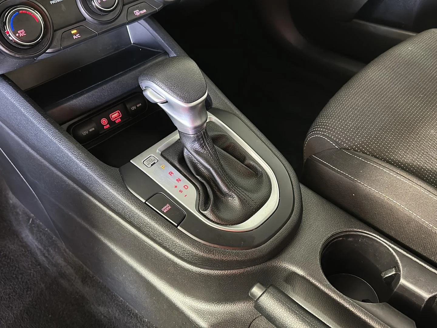Used 2021 Deep Sea Blue Kia LXS image 19