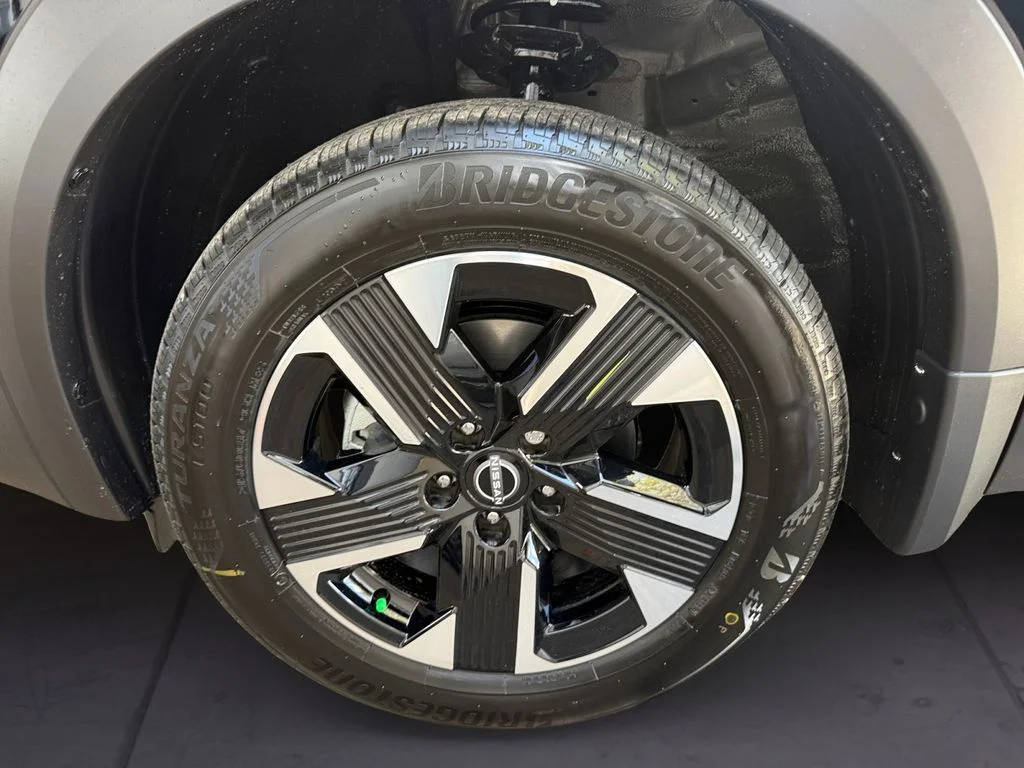 New 2027 Black Nissan SV image 9