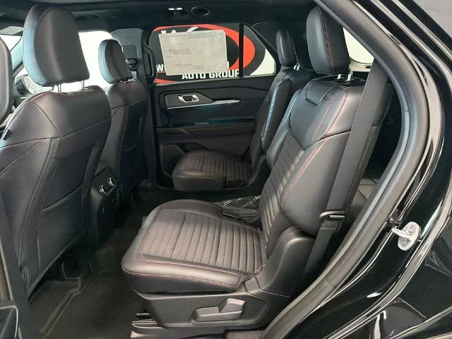 New 2027 Agate Black Metallic Ford ST-Line image 31