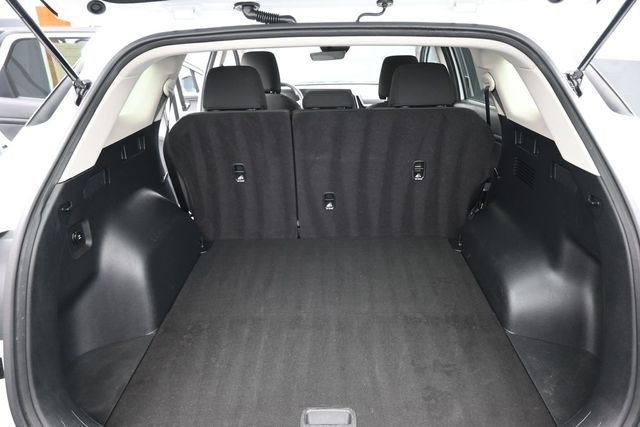 Used 2025 White Kia LX image 10