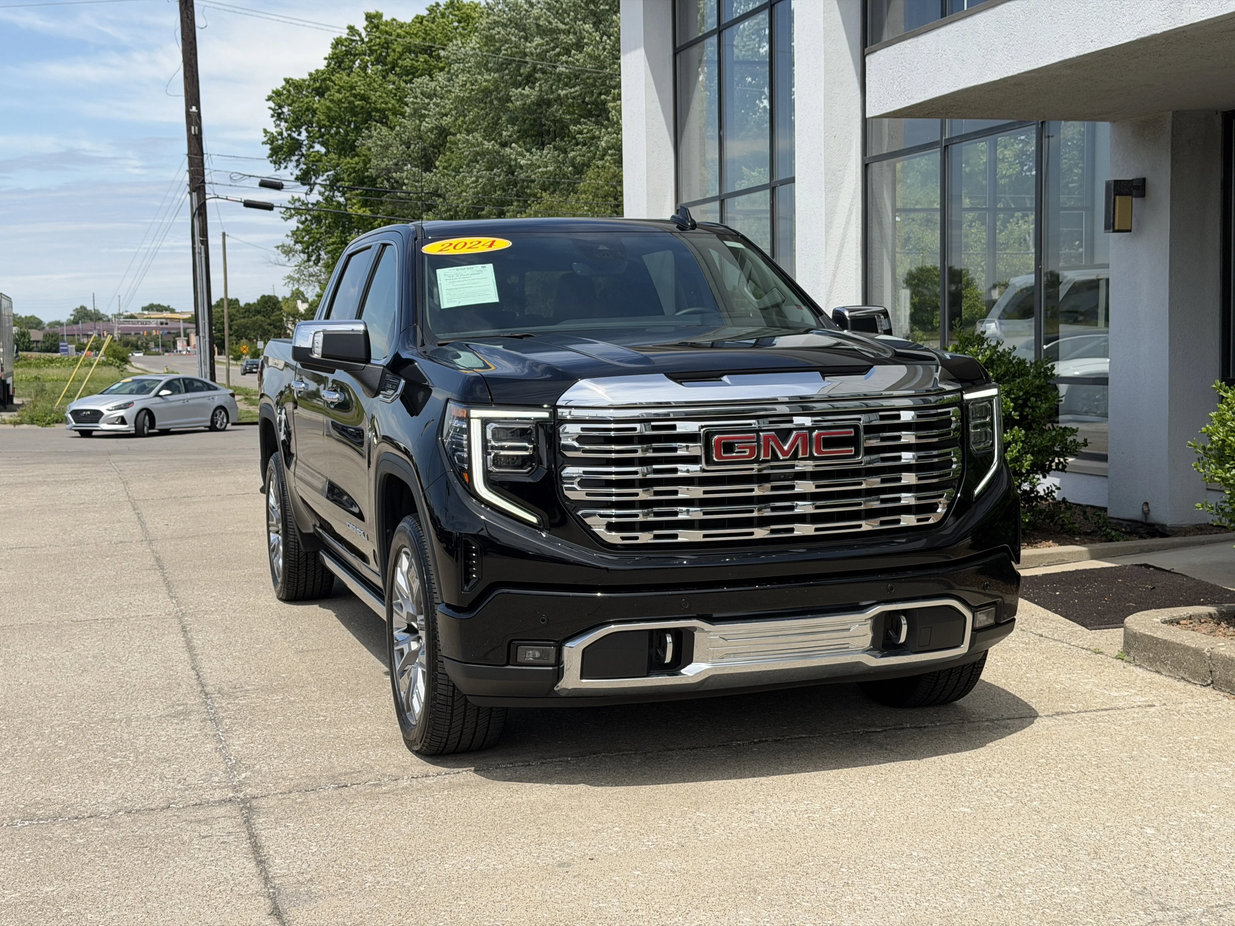 Used 2024 Onyx Black GMC Denali image 19