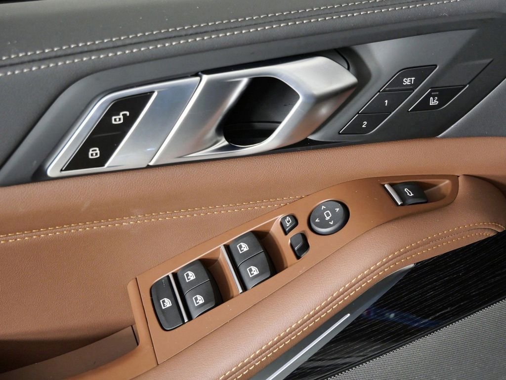 Used 2026 Skyscraper Grey Metallic BMW xDrive40i image 38