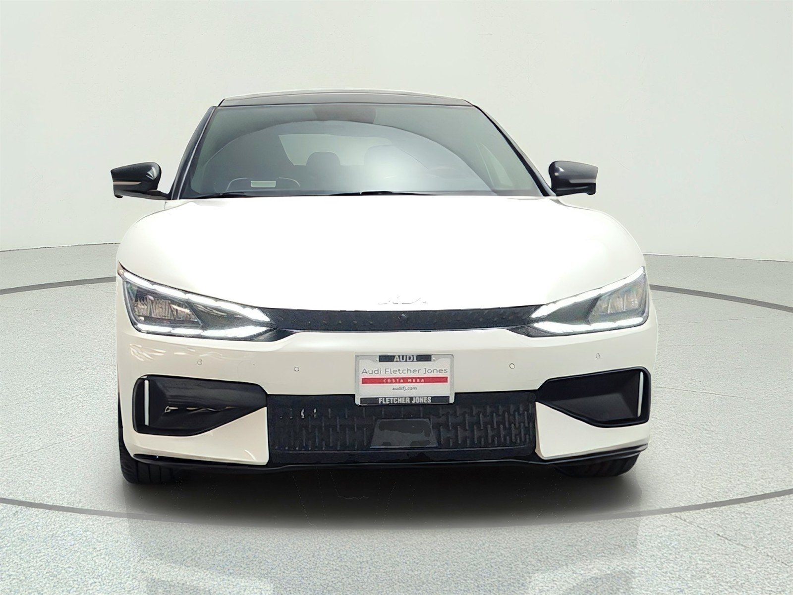 Used 2023 Snow White Pearl Kia GT image 2