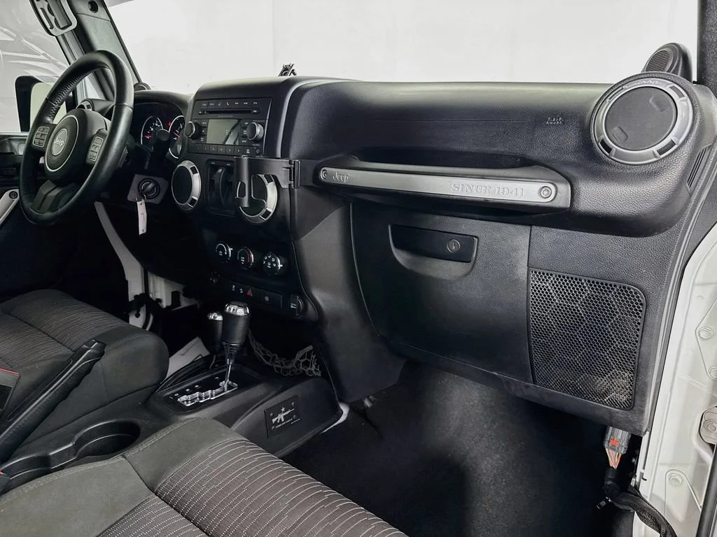 Used 2012 White Jeep Rubicon image 32