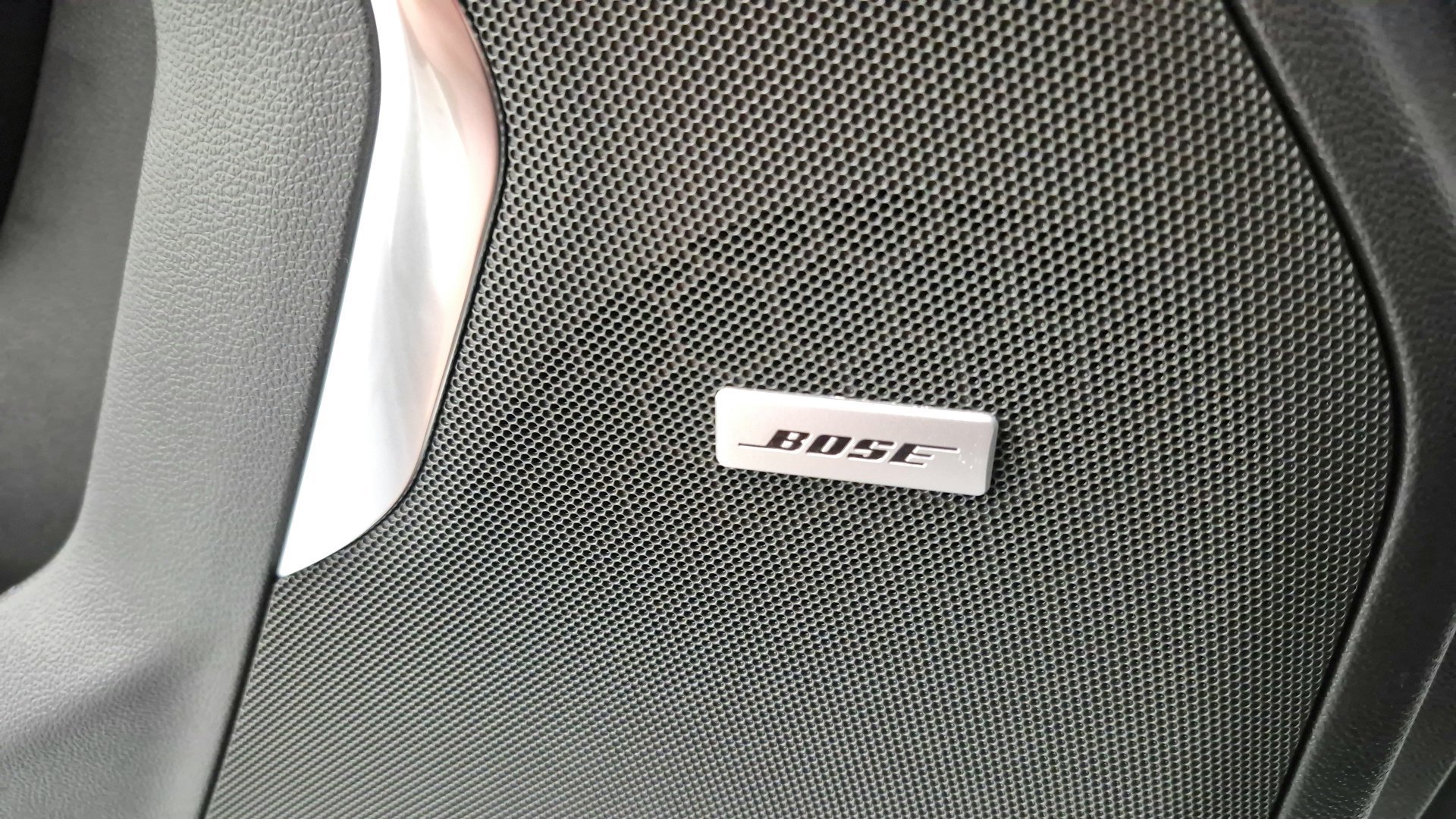 New 2026 Polar White Tricoat Chevrolet Premier image 23