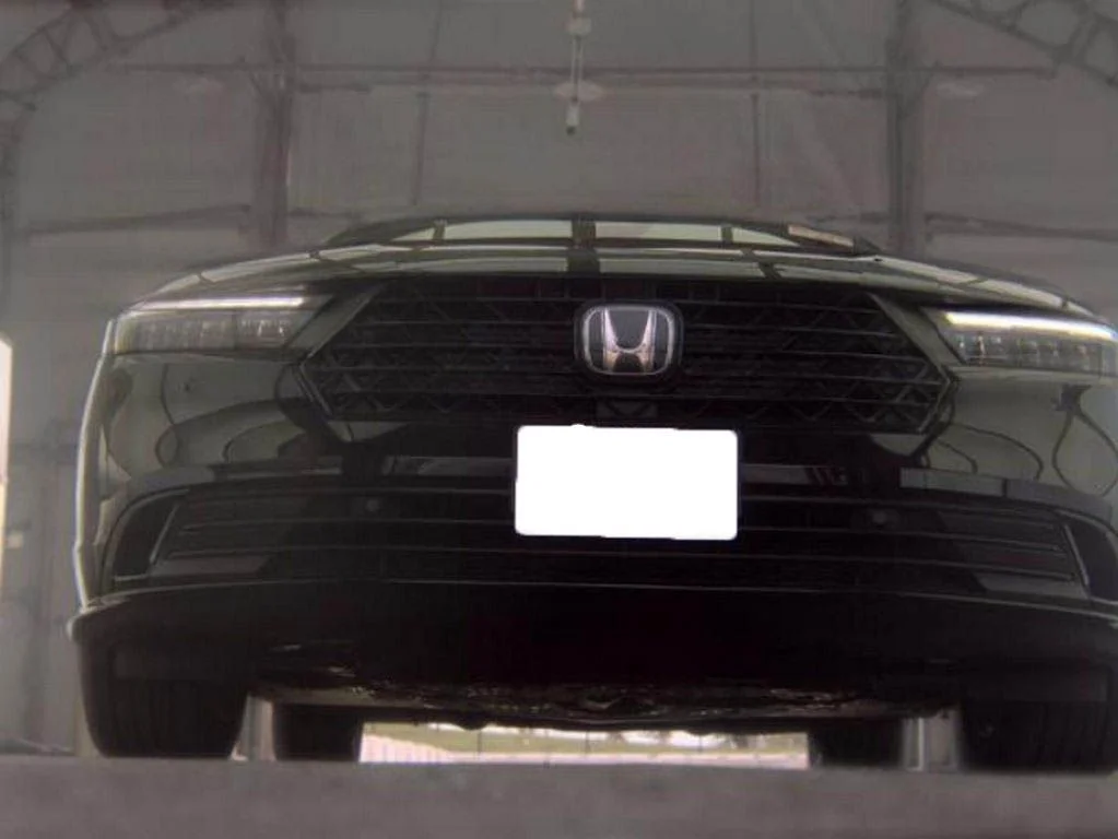 Used 2025 Crystal Black Pearl Honda EX-L image 3