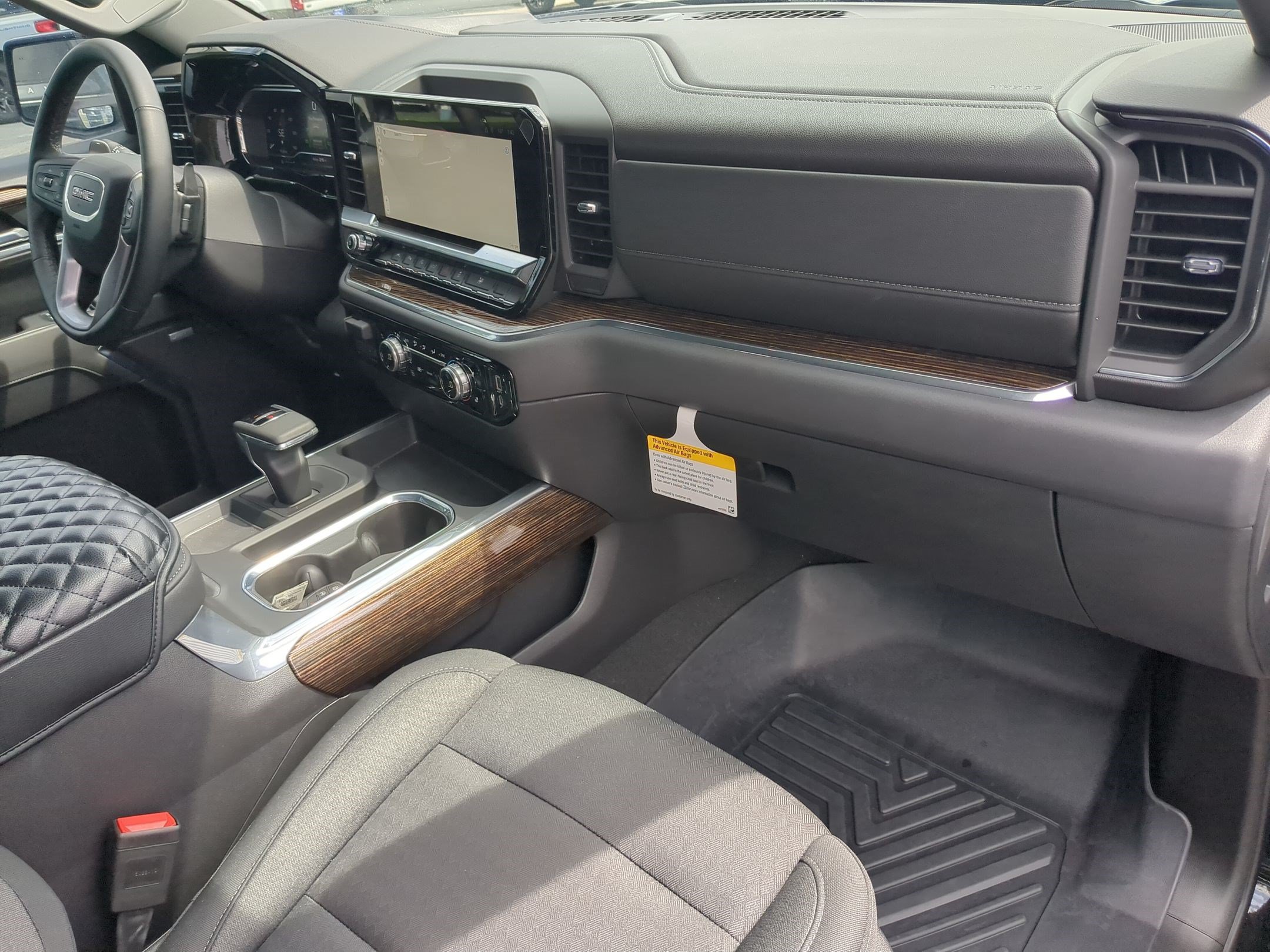 Used 2024 Onyx Black GMC Elevation image 33