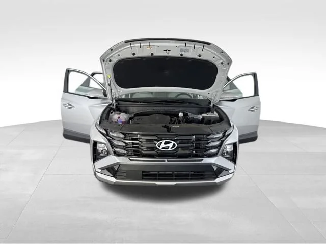 Used 2025 Silver Hyundai SEL Convenience image 15