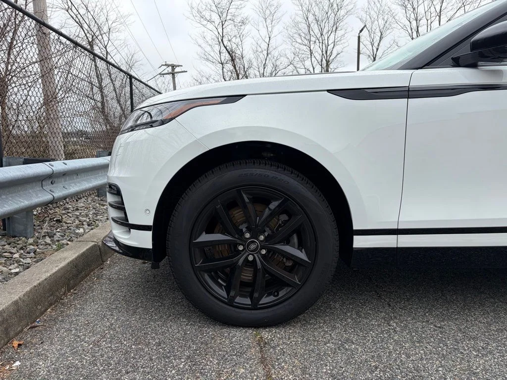 Certified Used 2026 White Land Rover Dynamic SE image 9