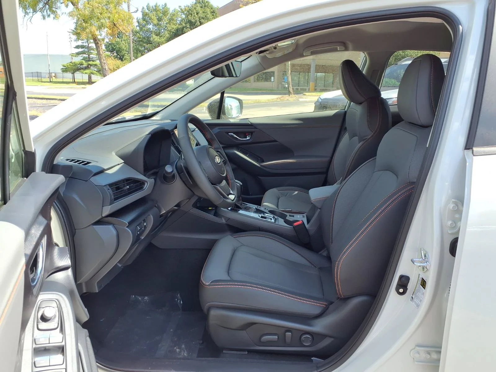 New 2026 CRYSTAL WHITE PEARL Subaru Limited Hybrid image 13