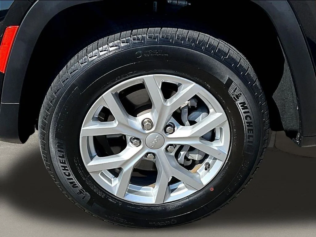 Used 2023 Black Jeep Limited image 29