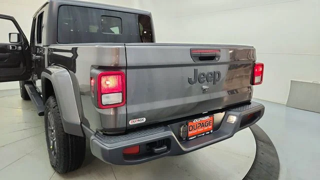 New 2026 Granite Crystal Metallic Clear-Coat Exterior Paint Jeep Sport S image 17