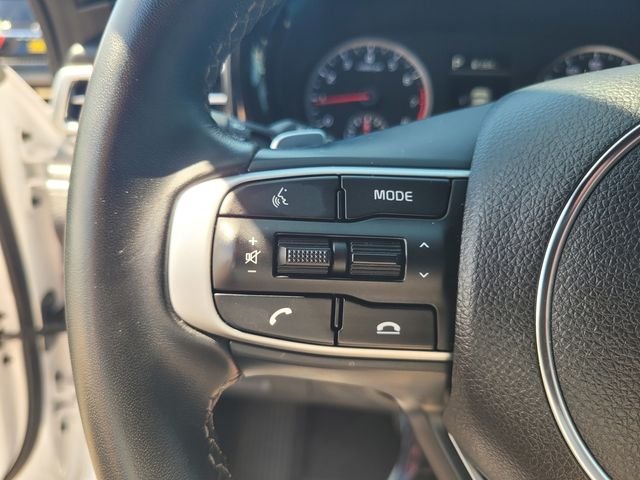 Used 2024 White Kia GT image 28