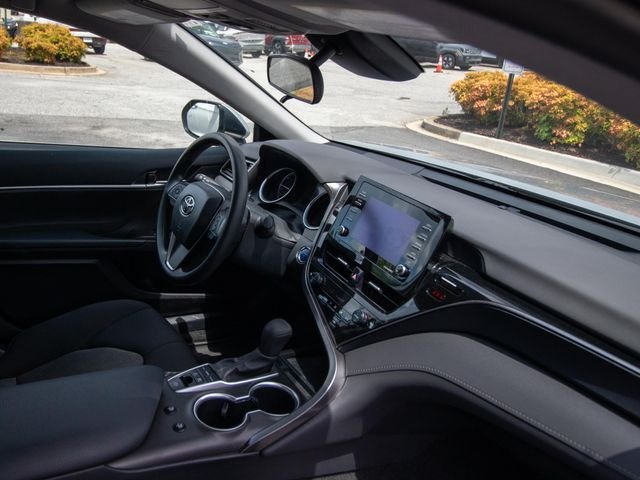 2023 Toyota Camry LE - Photo 17