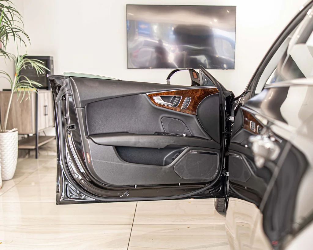 Used 2013 Black Audi  image 30