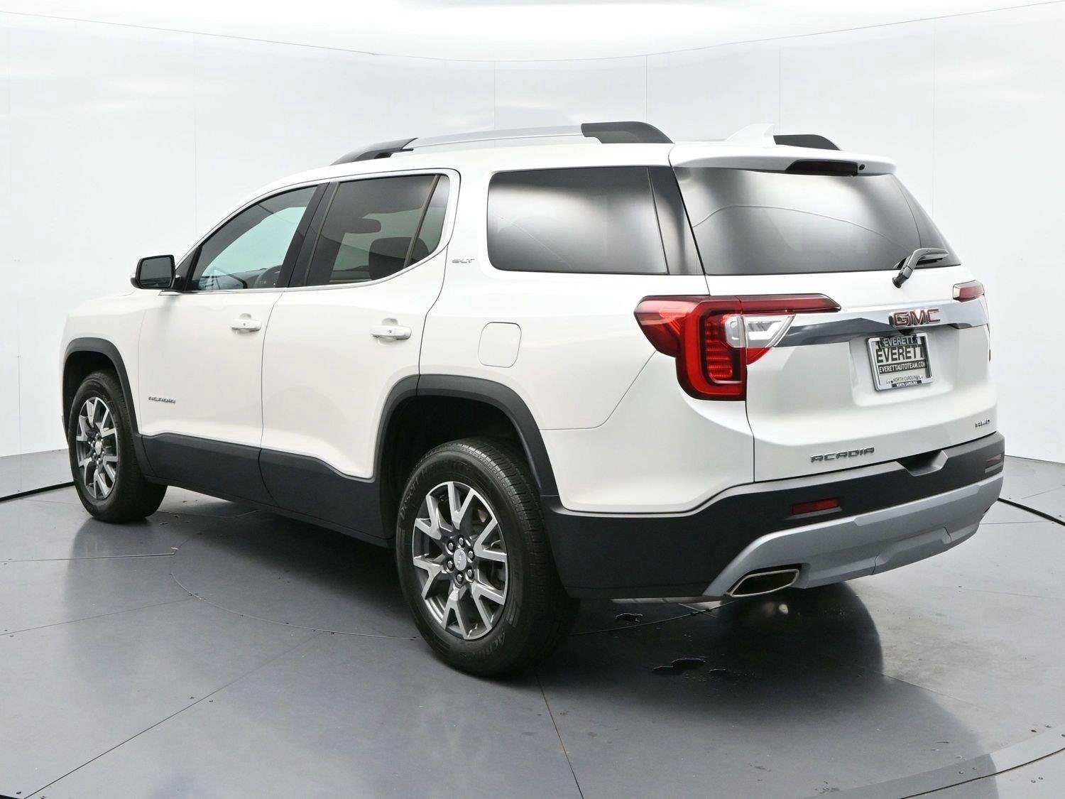 Used 2023 WHITE FROST TRICOAT GMC SLT image 5