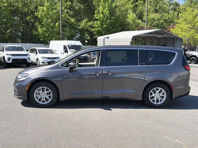 Used 2023 Gray Chrysler Touring L image 10